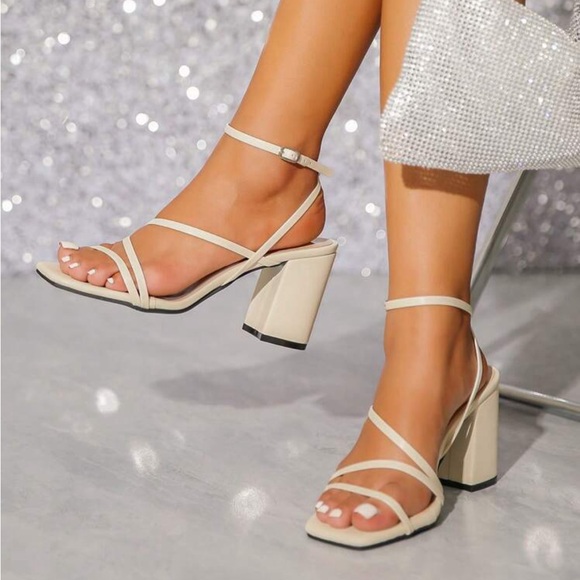 Barely worn beige SHEIN heels - Picture 2 of 3